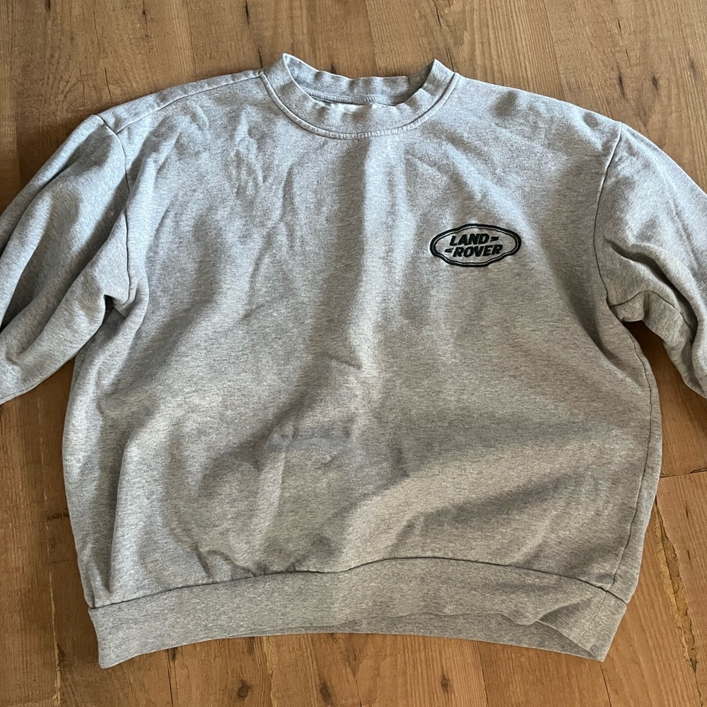 Gray Crewneck Sweater with Ribbed Cuffs